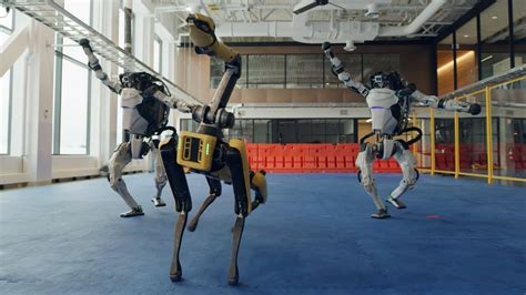 B­o­s­t­o­n­ ­D­y­n­a­m­i­c­s­ ­r­o­b­o­t­l­a­r­ı­ ­d­a­n­s­ ­ş­o­v­u­ ­y­a­p­t­ı­
